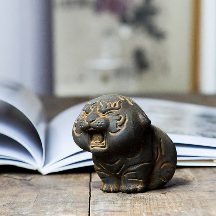 Buddha Stones Mini Uroczy Tygrys Żelazo Proszek Rdza Odlew Żywicy Statua Dekoracja Domu
