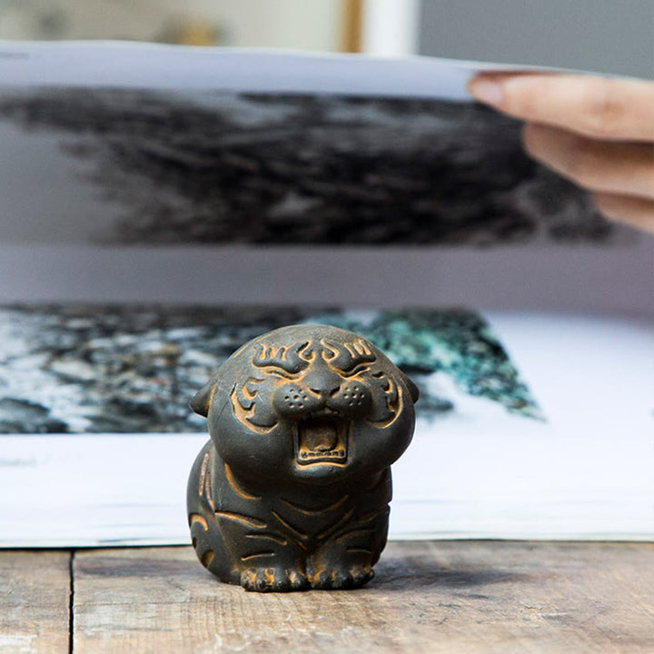 Buddha Stones Mini Uroczy Tygrys Żelazo Proszek Rdza Odlew Żywicy Statua Dekoracja Domu