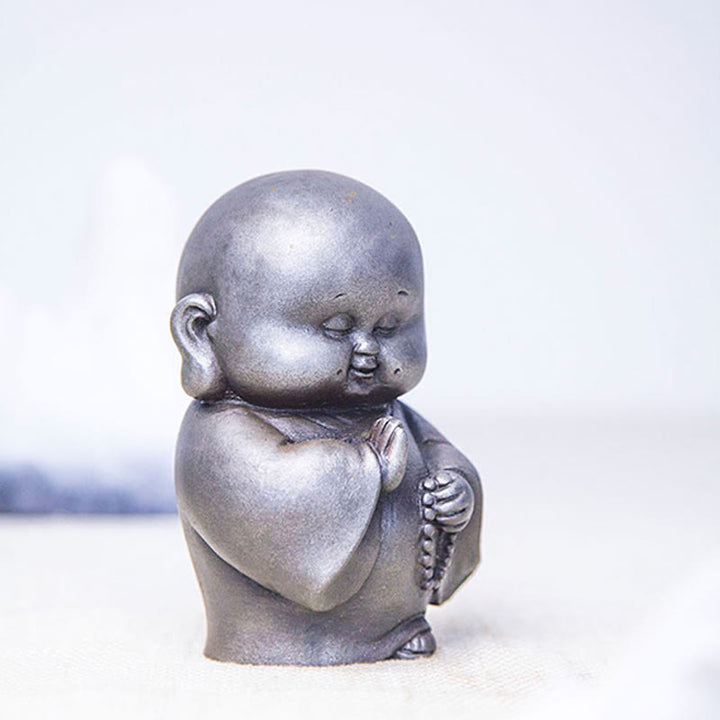 Buddha Stones Ręcznie Robione Mały Mnich Żelazo Proszek Rdza Odlew Żywicy Statuetka Dekoracja Domu