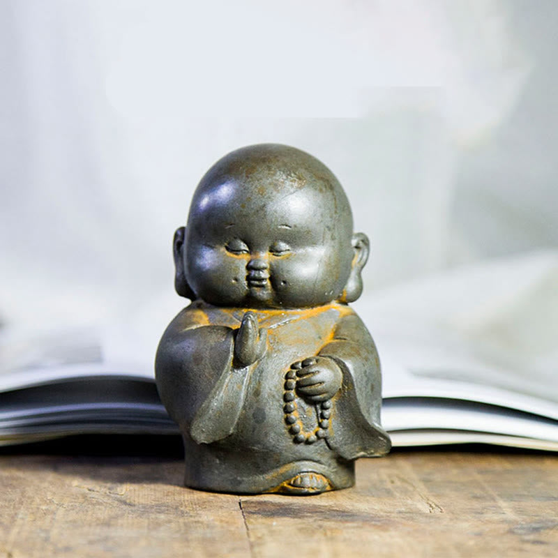Buddha Stones Ręcznie Robione Mały Mnich Żelazo Proszek Rdza Odlew Żywicy Statuetka Dekoracja Domu