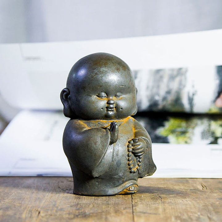 Buddha Stones Ręcznie Robione Mały Mnich Żelazo Proszek Rdza Odlew Żywicy Statuetka Dekoracja Domu