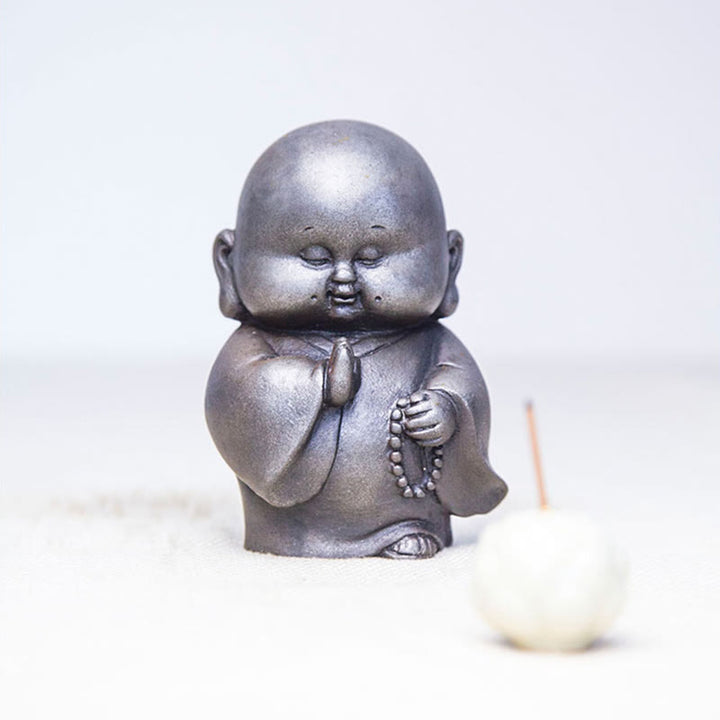 Buddha Stones Ręcznie Robione Mały Mnich Żelazo Proszek Rdza Odlew Żywicy Statuetka Dekoracja Domu