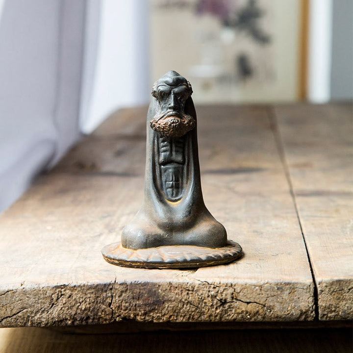 Buddha Stones Ręcznie Robione Bodhidharma Żelazo Proszek Rdza Odlew Żywicy Statua Dekoracja Domu - Wersja rdzawa 10*7,6 cm - image 0