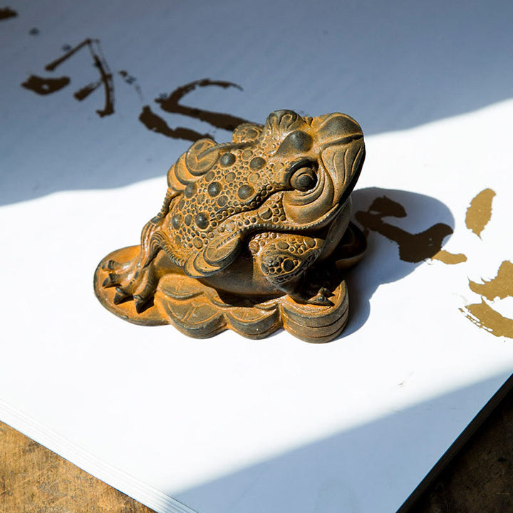 Buddha Stones Ręcznie Feng Shui Żaba Ropucha Miedziane Monety Proszek Żelaza Rdza Odlew Żywicy Statua Dekoracja Domu