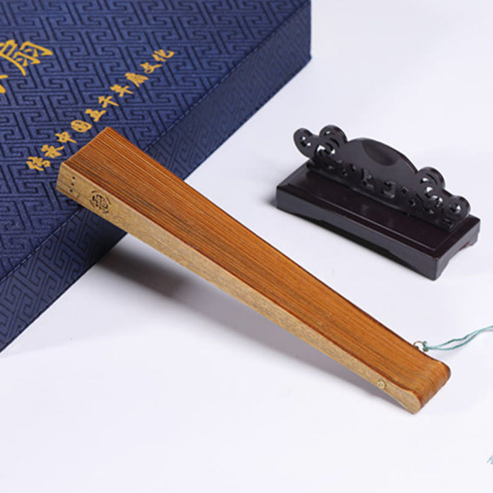 Buddha Stones Pomyślne Chmury Żuraw Paw Chang'e Księżyc Grawerowany Wzór Ręczny Zielony Sandałowiec Składany Wachlarz