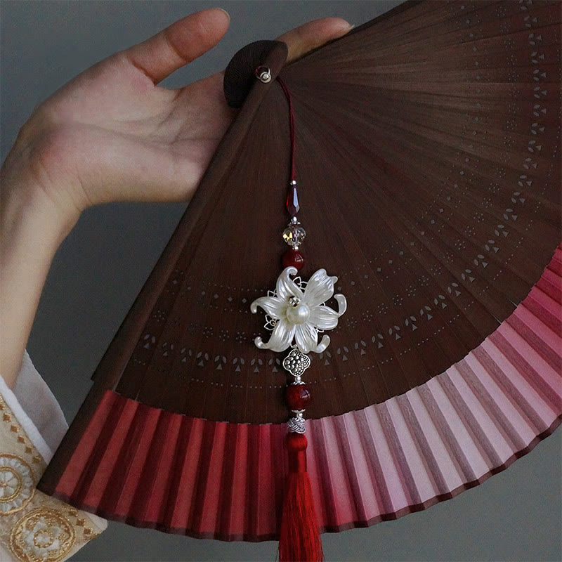 Buddha Stones Ręczny wachlarz składany z bambusa, z frędzlami i prążkami z jedwabiu Red Lily Tassel Hollow Rib - image 8