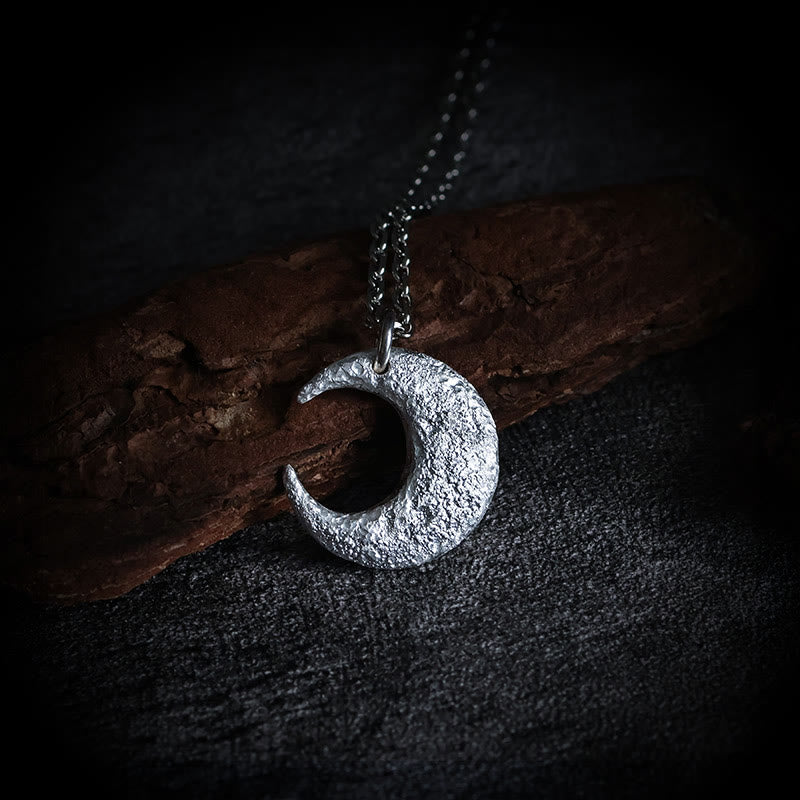 Naszyjnik z wisiorkiem Moon Balance z Buddha Stones 999