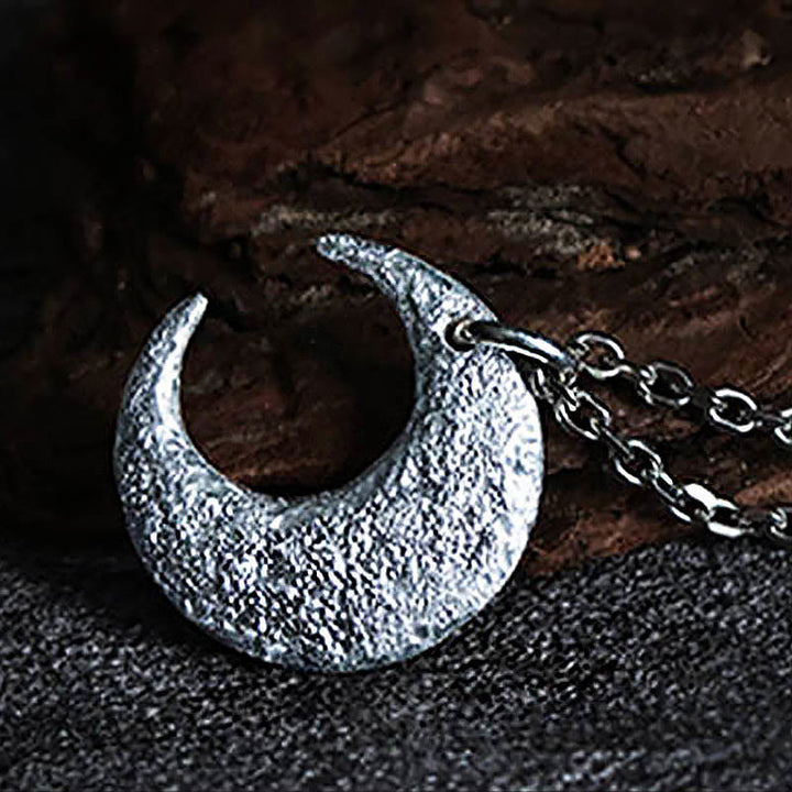 Naszyjnik z wisiorkiem Moon Balance z Buddha Stones 999