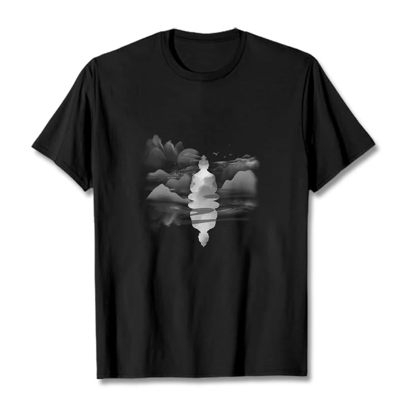 Buddha Stones Medytujący Budda Siedzący W Górach Wzór Bawełniana Koszulka T-shirt - Czarny - 2XL - image 1