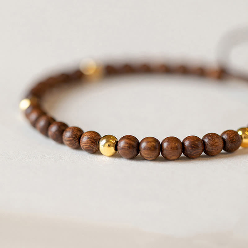 Bransoletka ochronna z Buddha Stones 4 mm Ultracienkie drewno sandałowe 14-karatowe złoto Miedziane koraliki