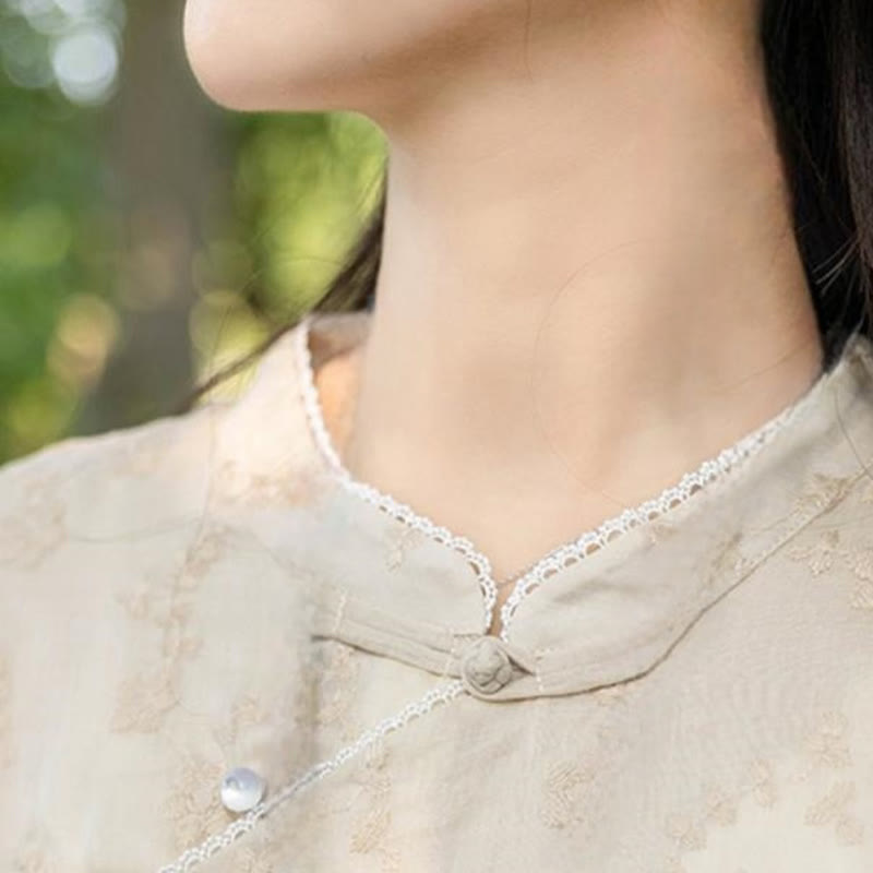 Sukienka midi z ramiączkami Buddha Stones z haftem, skośnym kołnierzem i stójką, z krótkim rękawem i kieszeniami - image 4