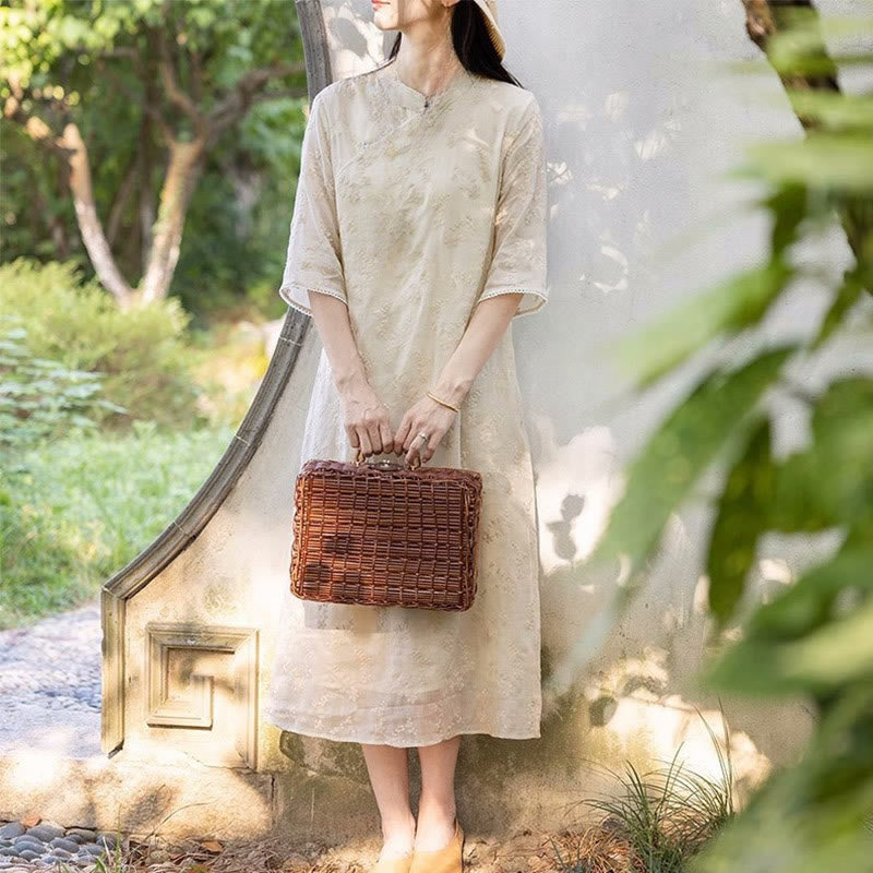 Sukienka midi z ramiączkami Buddha Stones z haftem, skośnym kołnierzem i stójką, z krótkim rękawem i kieszeniami - image 1