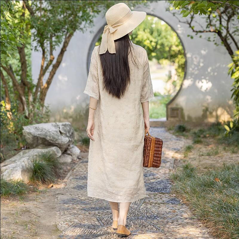 Sukienka midi z ramiączkami Buddha Stones z haftem, skośnym kołnierzem i stójką, z krótkim rękawem i kieszeniami - image 2