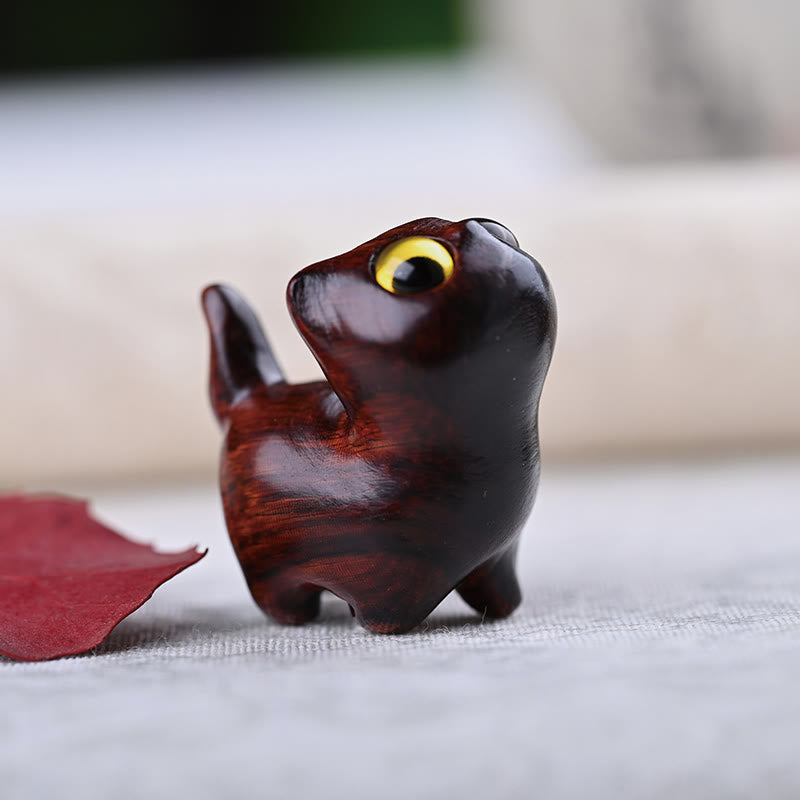 Buddha Stones Zielone drzewo sandałowe Drewno hebanowe Drzewo sandałowe Małe liście Czerwone drzewo sandałowe Miniaturowa dekoracja pokoju Lucky Cat - Małe liście czerwonego drzewa sandałowego, żółte oczy, 3,1*1,8*3,2 cm - image 14