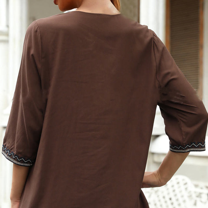 Buddha Stones Wiosna Casual Gładki Haft Kwiatowy Wzór Projekt Rękaw Trzy Czwarte Dekolt w Serek Bawełna Damska Koszulka T-shirt