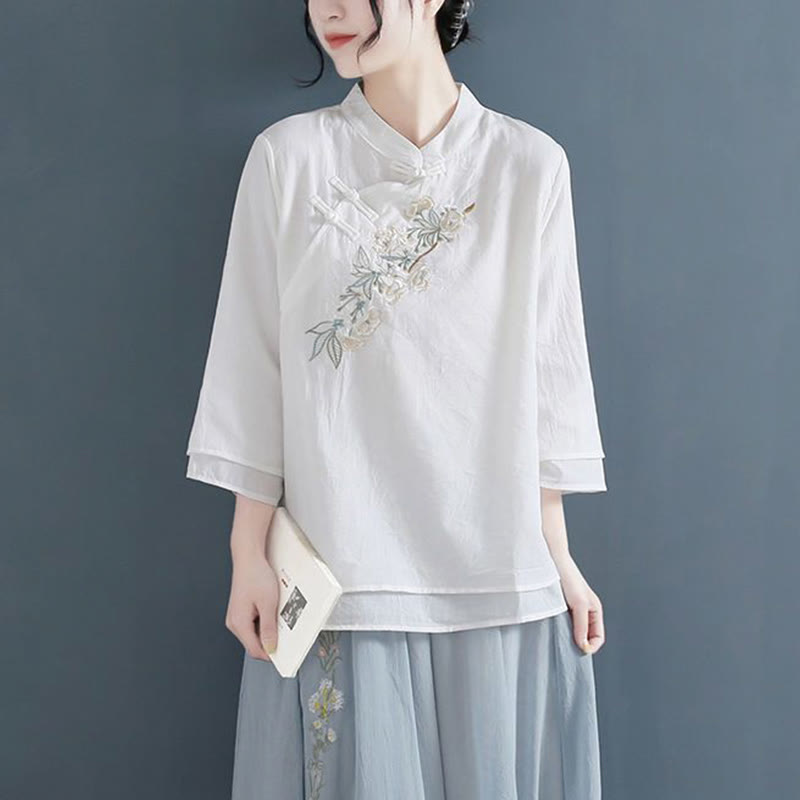 Koszula damska z haftem kwiatowym z Buddha Stones, rękawami trzy czwarte, guzikami żaby, kołnierzykiem typu mandarynka, bawełną i lnem - Biały - US12, UK/AU16, EU44 (3XL) - image 3