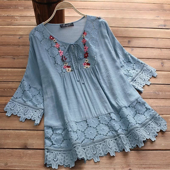 Koszula damska z bawełny z haftem w kwiaty Buddha Stones w stylu vintage z dziurami i sznurowaniem, z rękawem trzy czwarte - Chaber niebieski - US16, UK/AU20, EU48 (5XL) - image 9