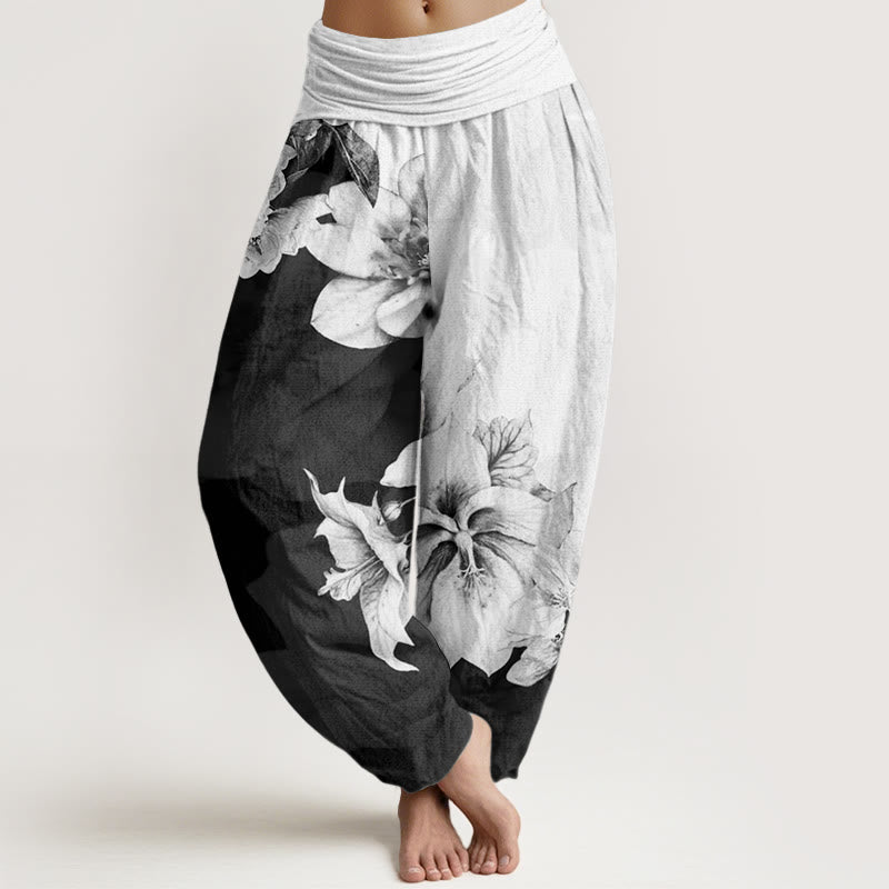 Spodnie haremowe damskie z elastycznym pasem i wzorem w Buddha Stones w kamelię - Biały Dym - US22, UK/AU26, EU54 (6XL) - image 1