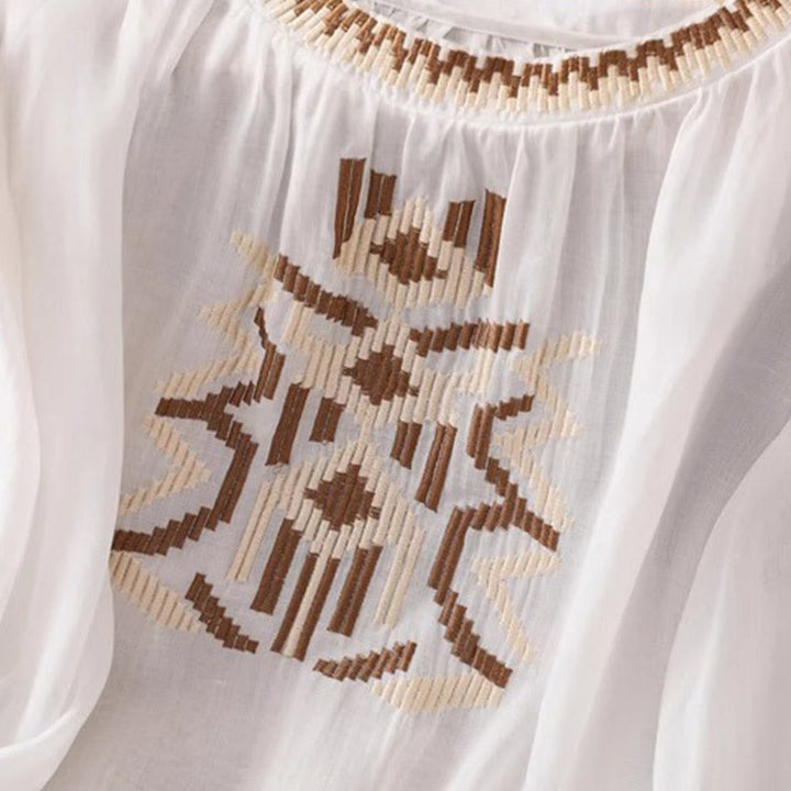 Koszulka damska z okrągłym dekoltem i krótkim rękawem z elastycznej tkaniny Buddha Stones Casual Symmetrical Embroidery