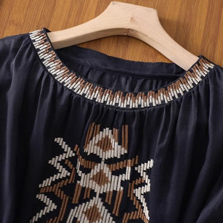 Koszulka damska z okrągłym dekoltem i krótkim rękawem z elastycznej tkaniny Buddha Stones Casual Symmetrical Embroidery