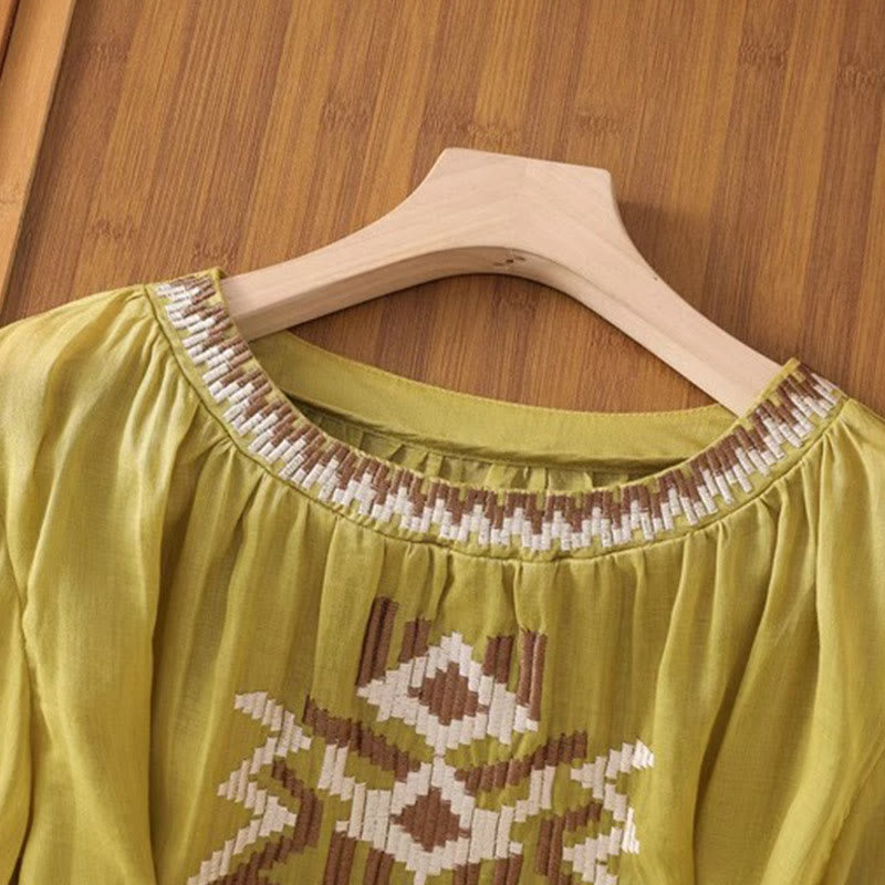 Koszulka damska z okrągłym dekoltem i krótkim rękawem z elastycznej tkaniny Buddha Stones Casual Symmetrical Embroidery