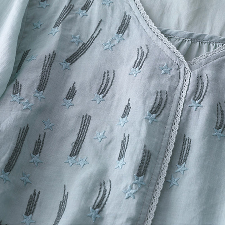 Koszula damska z haftem „Buddha Stones” z dekoltem w serek i krótkim rękawem, wykonana z bawełny i lnu - image 21