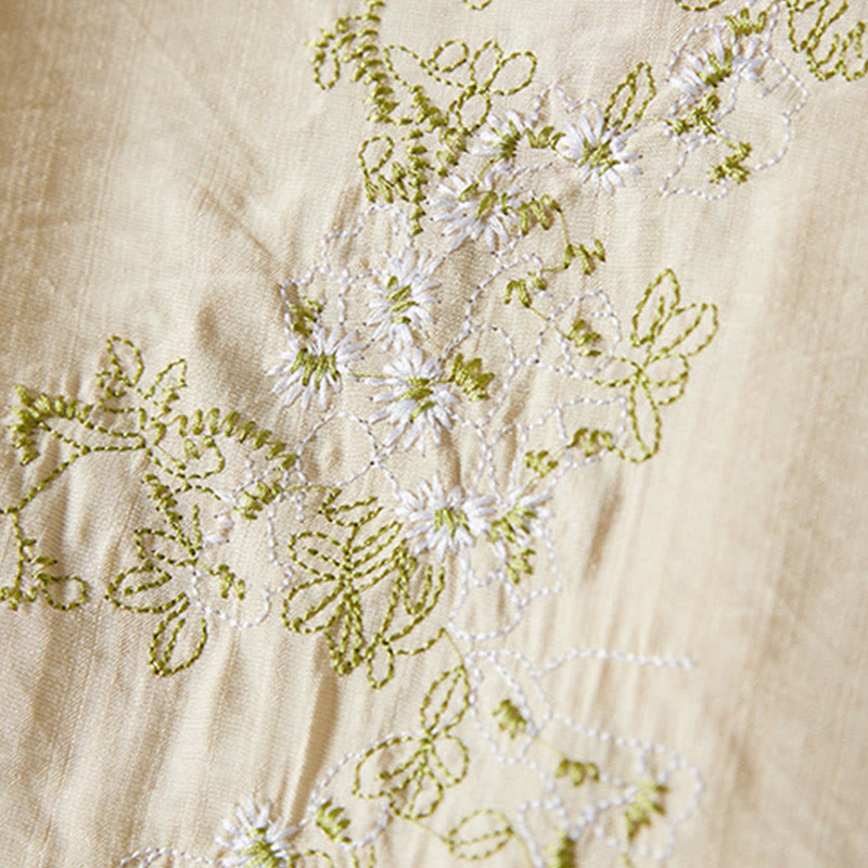 Koszula z bawełny lnianej z haftem w kwiaty w stylu casual dla kobiet zapinana na guziki żaby i kołnierzykiem skośnym - image 11