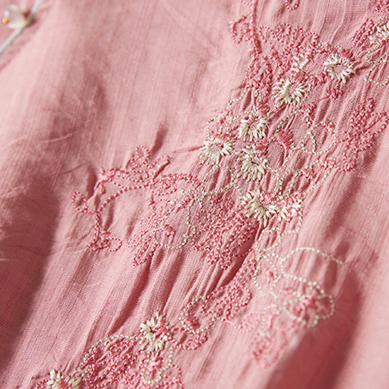 Koszula z bawełny lnianej z haftem w kwiaty w stylu casual dla kobiet zapinana na guziki żaby i kołnierzykiem skośnym - image 23