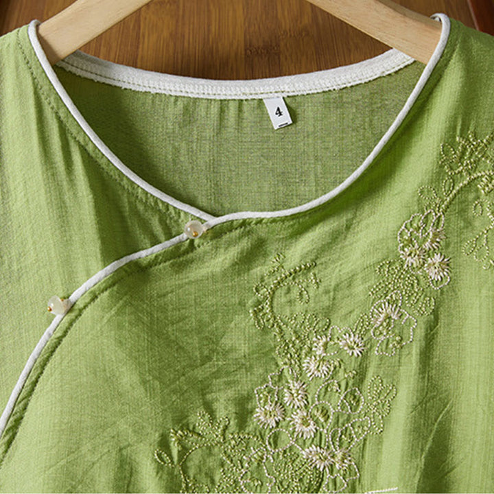 Koszula z bawełny lnianej z haftem w kwiaty w stylu casual dla kobiet zapinana na guziki żaby i kołnierzykiem skośnym - image 29