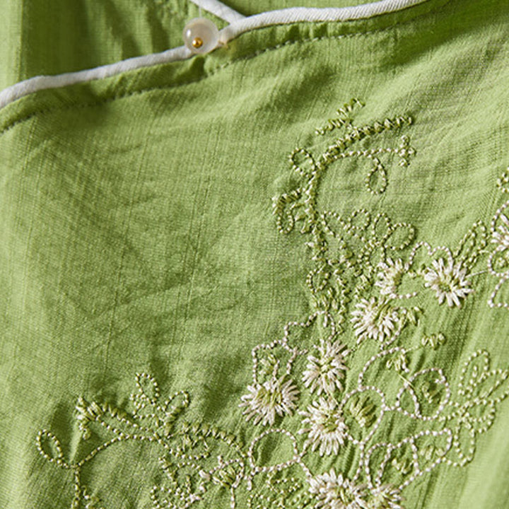Koszula z bawełny lnianej z haftem w kwiaty w stylu casual dla kobiet zapinana na guziki żaby i kołnierzykiem skośnym - image 27
