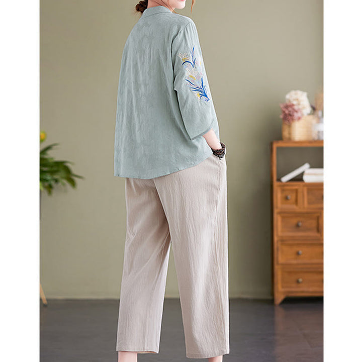 Koszula damska z bawełny i lnu z wyciętym kołnierzykiem i haftowanymi kwiatami z motywem Buddha Stones , rękawami trzy czwarte - image 10