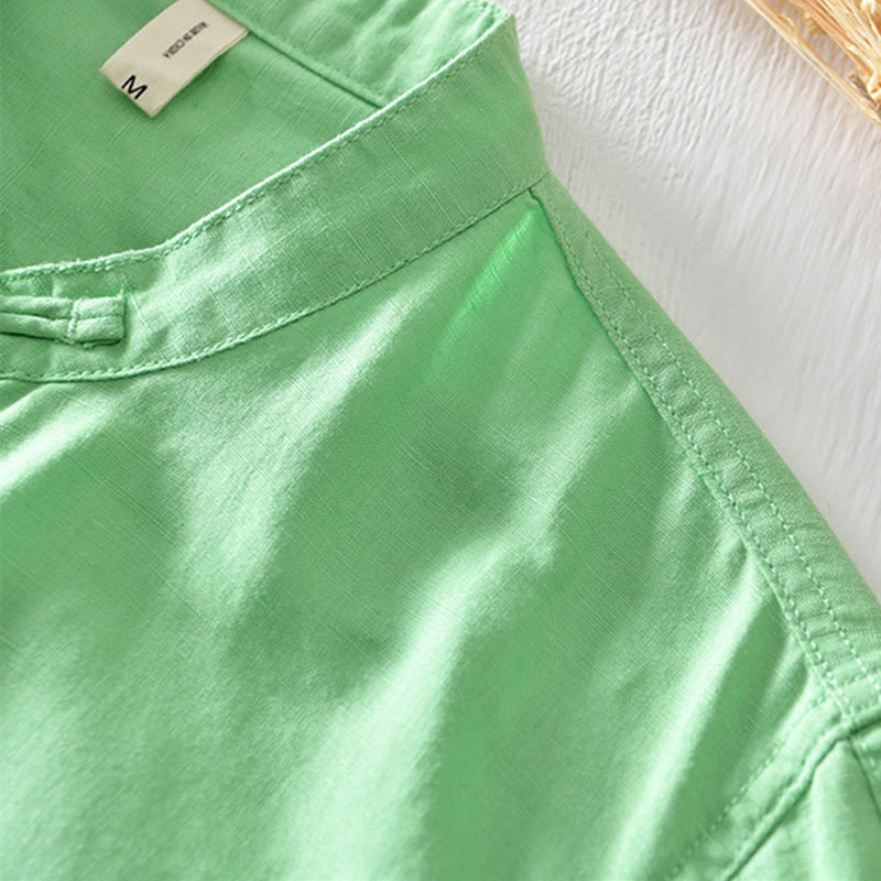 Koszula męska z krótkim rękawem z bawełny i lnu "Buddha Stones" w jednolitym kolorze, z kołnierzykiem stójkowym i półguzikami - image 17