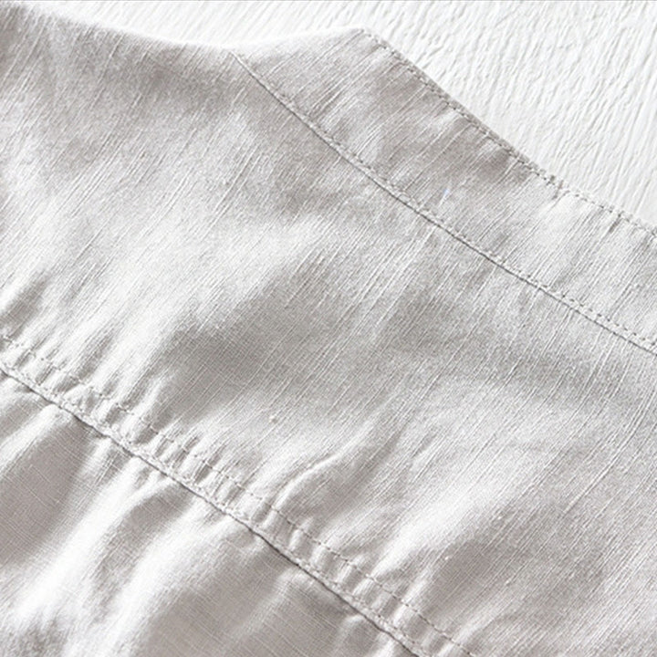 Koszula męska z krótkim rękawem z bawełny i lnu "Buddha Stones" w jednolitym kolorze, z kołnierzykiem stójkowym i półguzikami - image 3