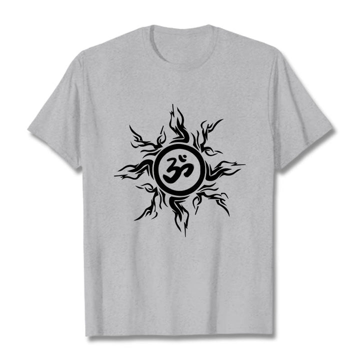 Wzór słonecznych Buddha Stones otaczający symbol Om Wzór bawełniany T-shirt - Jasnoszary - 2XL - image 19