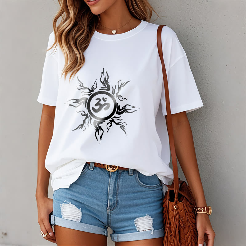 Wzór słonecznych Buddha Stones otaczający symbol Om Wzór bawełniany T-shirt - image 1