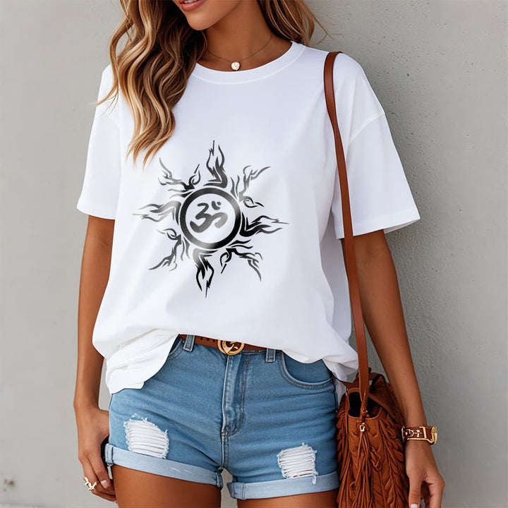 Wzór słonecznych Buddha Stones otaczający symbol Om Wzór bawełniany T-shirt - image 1