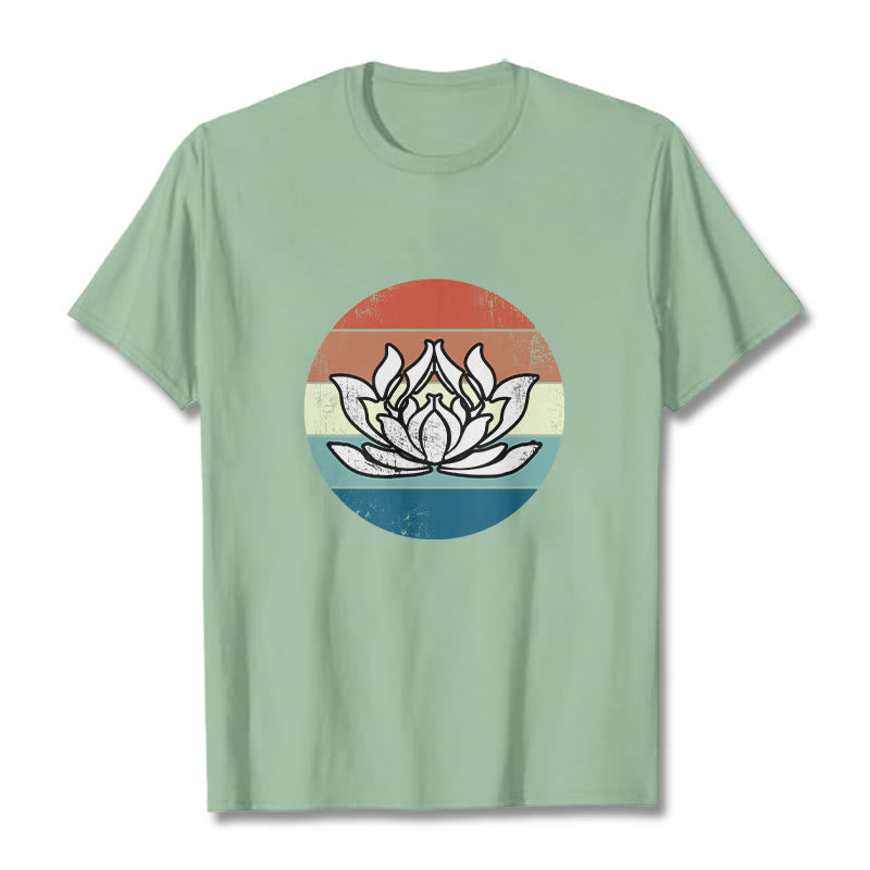 Koszulka z nadrukiem Buddha Stones Kwitnący Lotos Kolorowy Pasiasty Wzór Bawełniany T-shirt - PaleGreen - 2XL - image 14