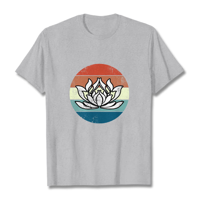 Koszulka z nadrukiem Buddha Stones Kwitnący Lotos Kolorowy Pasiasty Wzór Bawełniany T-shirt - Jasnoszary - 2XL - image 19
