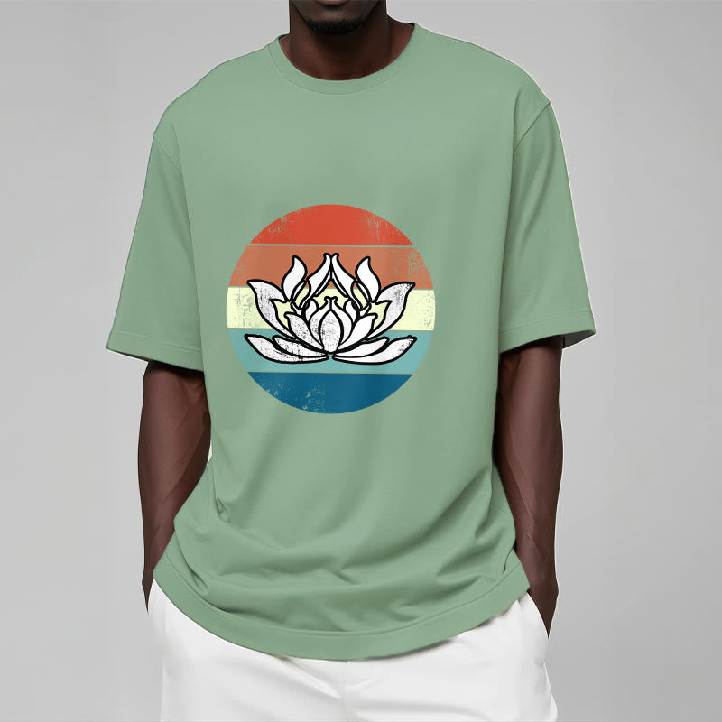 Koszulka z nadrukiem Buddha Stones Kwitnący Lotos Kolorowy Pasiasty Wzór Bawełniany T-shirt - image 15