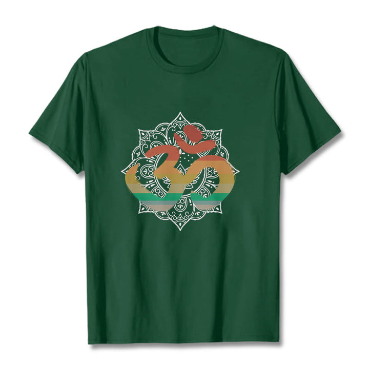 Buddha Stones Gradient-kolorowy Om Sanskryt Mandala Tło Wzór Bawełniana Koszulka T-shirt - ForestGreen - 2XL - image 1