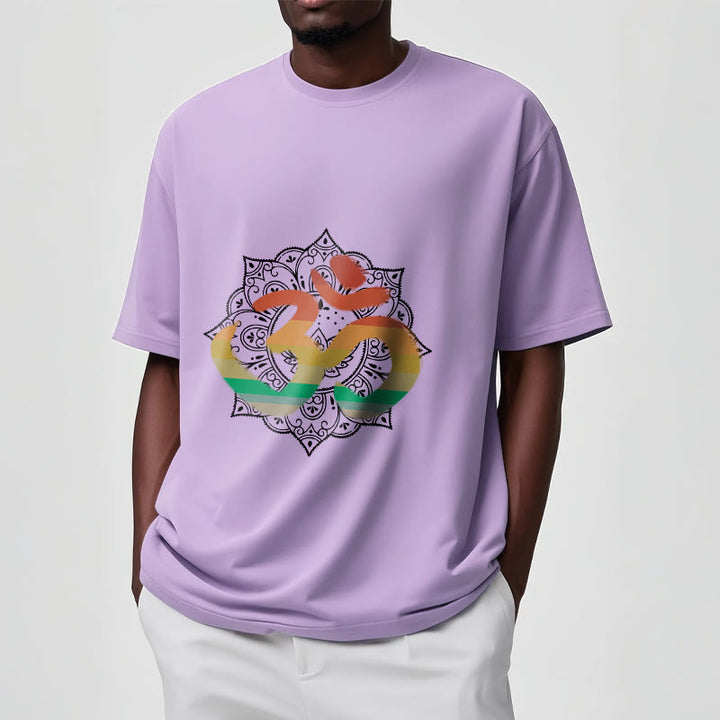 Buddha Stones Gradient-kolorowy Om Sanskryt Mandala Tło Wzór Bawełniana Koszulka T-shirt - image 18