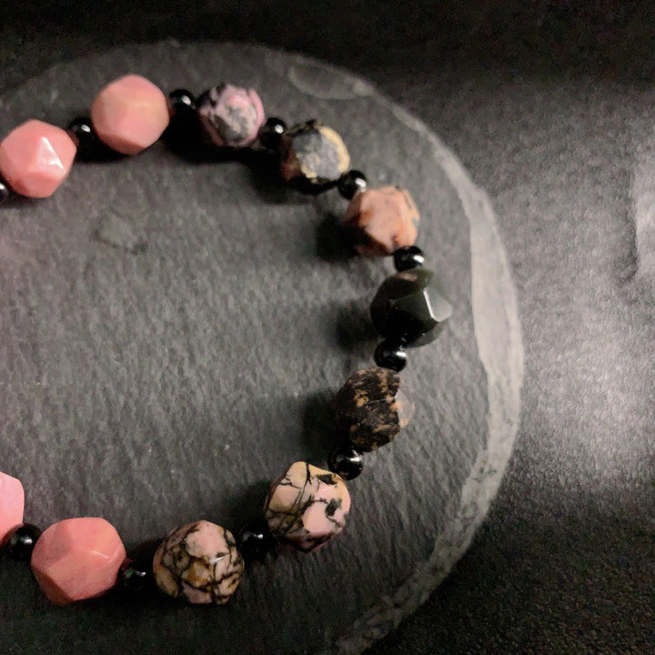 Buddha Stones Naturalny Rodonit Czarna Linia Czerwony Kamień Plamkowy Wielokątne Koraliki Bransoletka Uzdrawiająca