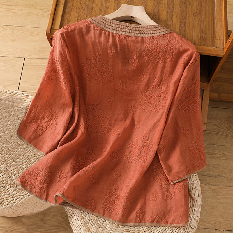 Koszula damska z bawełny i lnu z dekoltem w serek z motywem kamieni Buddha Stones w stylu vintage, z haftem roślinnym i kwiatowym - image 2