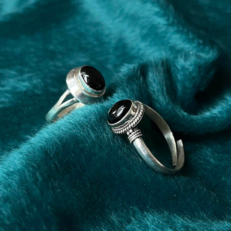 Pierścionek z regulowanym fortuną z Buddha Stones wykonany ze srebra próby 925 i czarnego onyksu - image 1