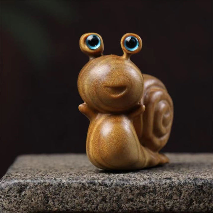 Buddha Stones Miniaturowe Zielone Drzewo Sandałowe Ślimak Rzeźbiony Cure Dekoracja Biurka - image 1