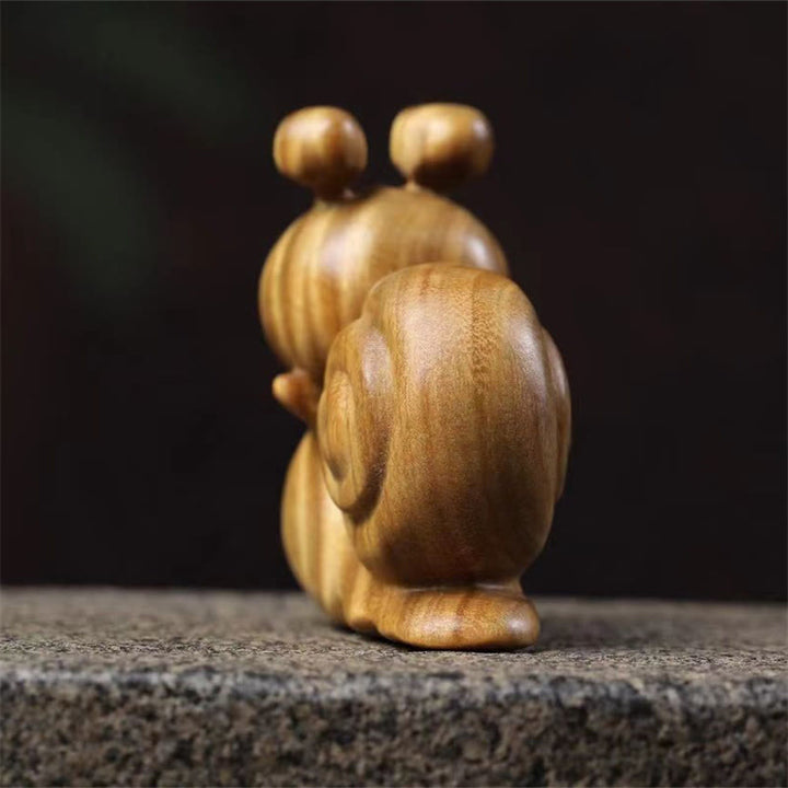 Buddha Stones Miniaturowe Zielone Drzewo Sandałowe Ślimak Rzeźbiony Cure Dekoracja Biurka - image 3
