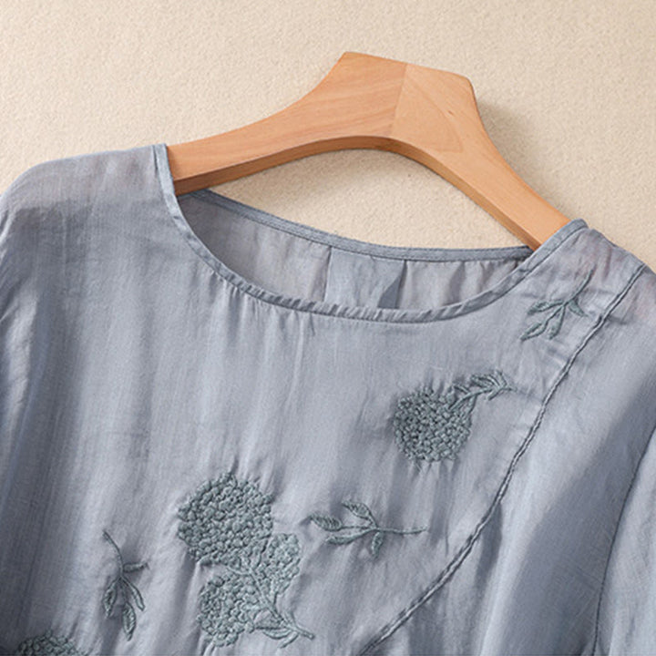 Koszula damska z bawełny i lnu z krótkim rękawem i haftowanym kwiatem Buddha Stones  - image 2