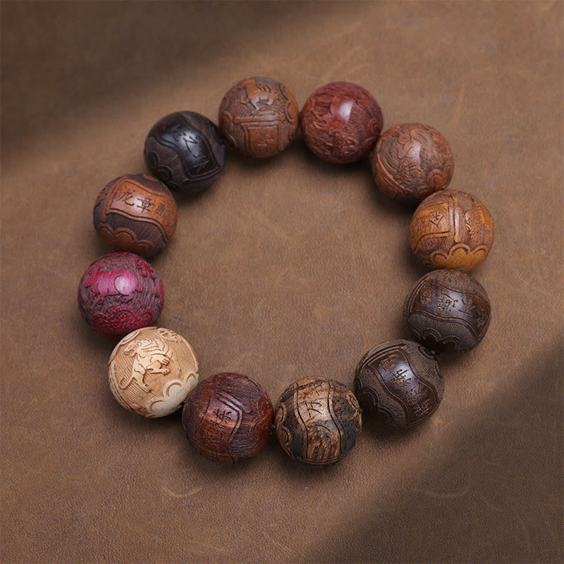 Rzeźba z Buddha Stones z drzewa sandałowego Chiński znak zodiaku Pomyślny smok Feniks Fu Charakter uzdrawiająca bransoletka