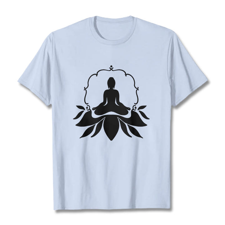Koszulka z nadrukiem Buddha Stones Medytujący Budda Siedzący na Trawie - Jasnoniebieski - 2XL - image 18