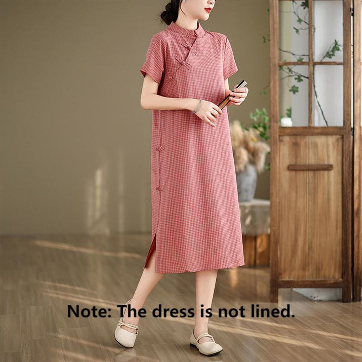 Sukienka midi w kratę z krótkim rękawem i żabim guzikiem z bawełny i lnu w stylu cheongsam z motywem Buddha Stones - image 2